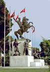 Atatürk Anıtı 9 MART 1988 700x300x1000CM. Bronz